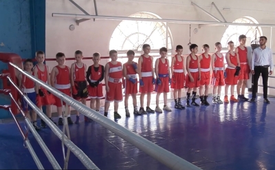 На ринге 4-й спортшколы прошли спарринги по боксу в честь Дня Черноморского флота