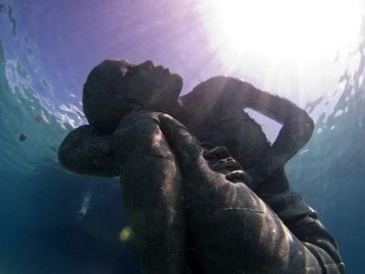 Подводная статуя атланта на Багамах